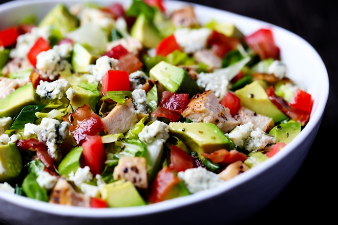 Avakado Soslu Tavuk Salatası Tarifi