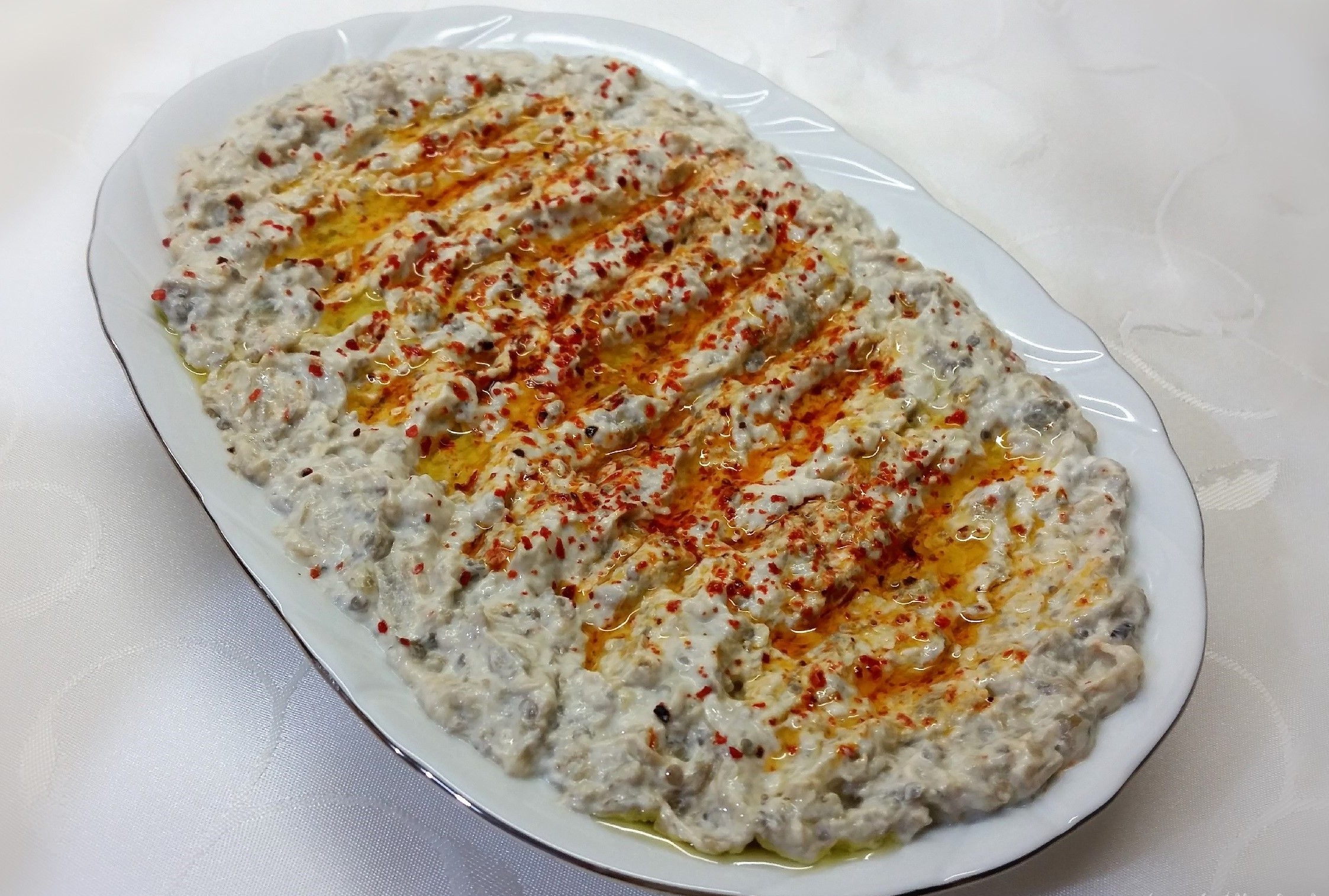 Yoğurtlu Patlıcan Salatası Tarifi