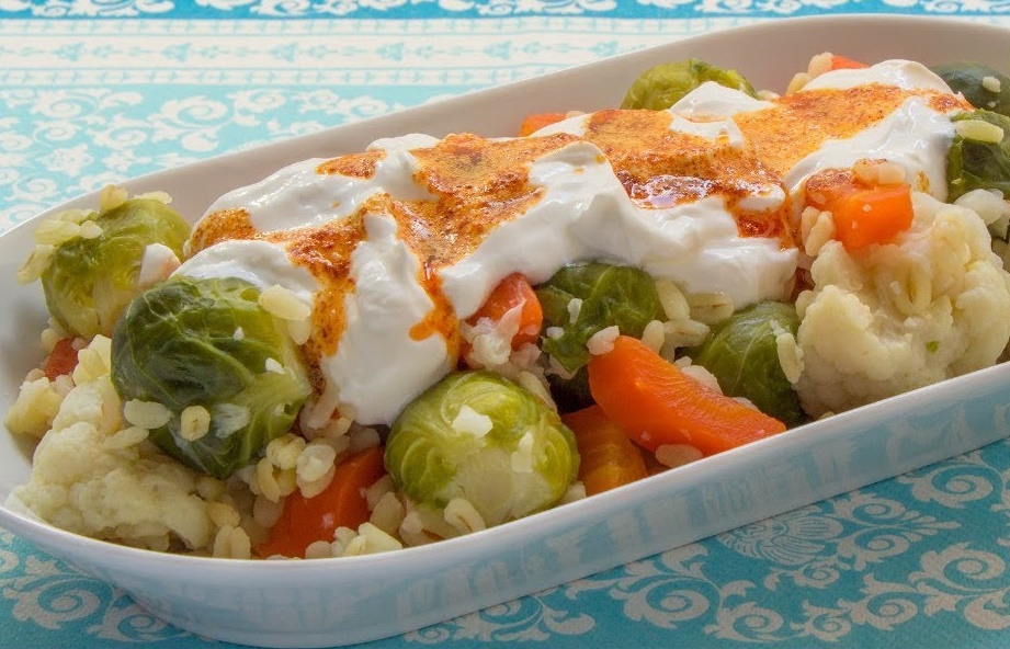 Yoğurtlu Sebze Salatası Tarifi