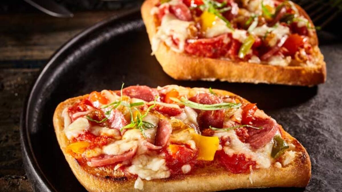 Fırında Pratik Pizza Dilimleri Tarifi