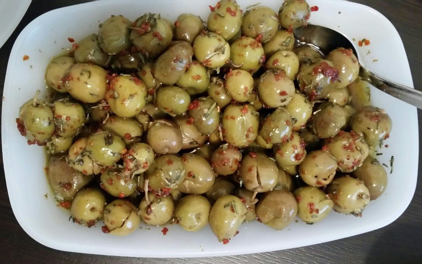 Soslu Yeşil Zeytin Tarifi