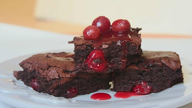 Vişneli Brownie Tarifi