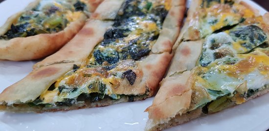 Yumurtalı Ispanaklı Pide Tarifi