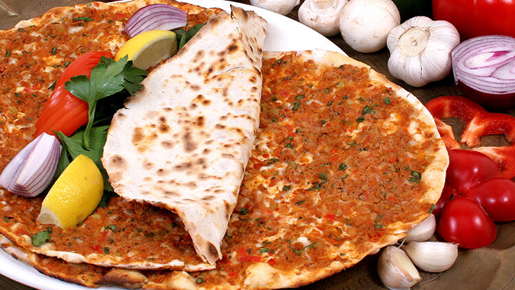 1 Adet Lahmacun Kaç Kalori?