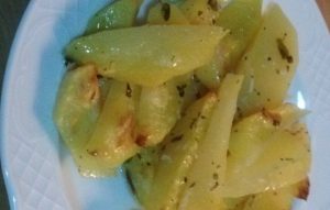 Kekikli Sarımsaklı Fırında Patates