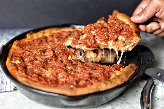 Chicago Usulü Pizza Tarifi